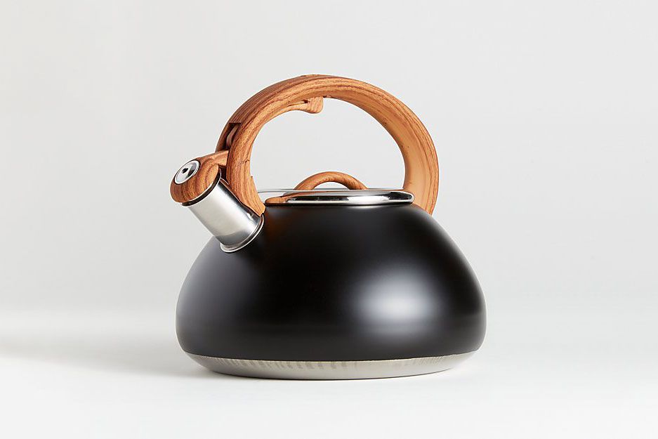 Whistling tea kettle for gas stove