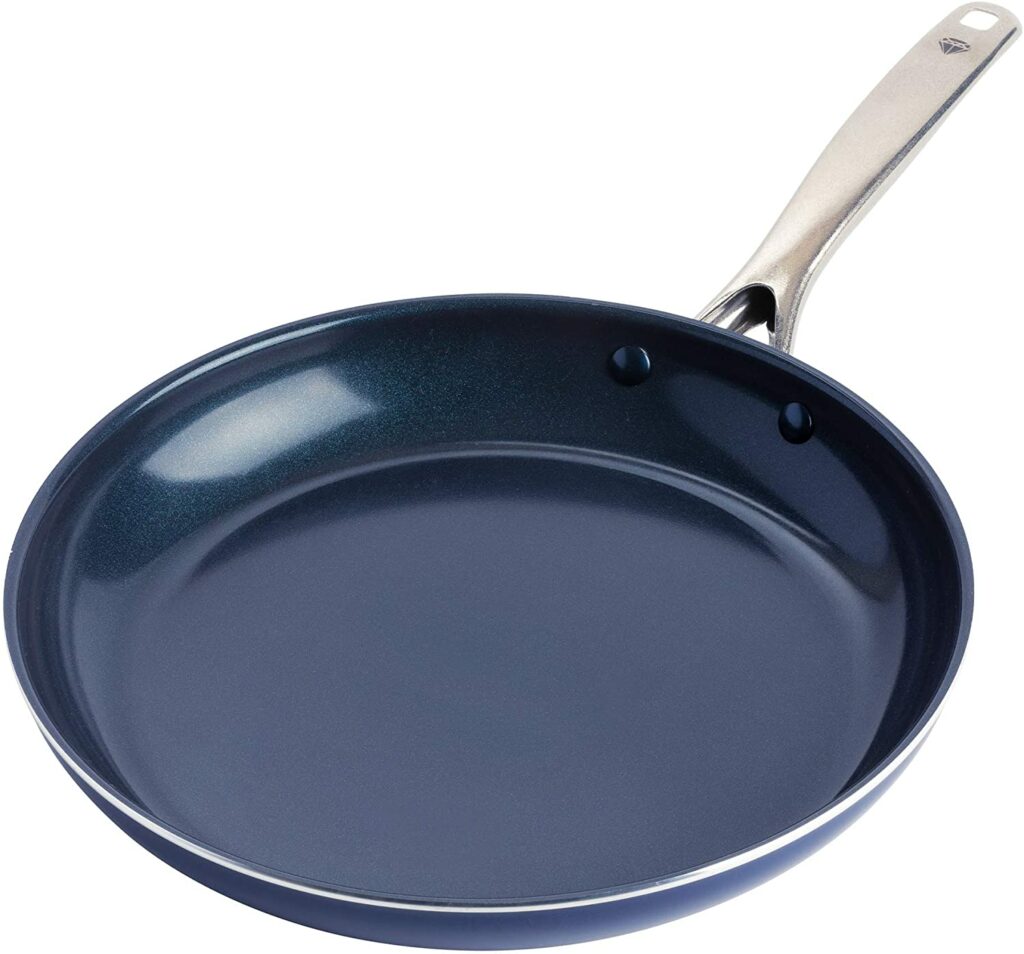 omelette pan vs skillet 16