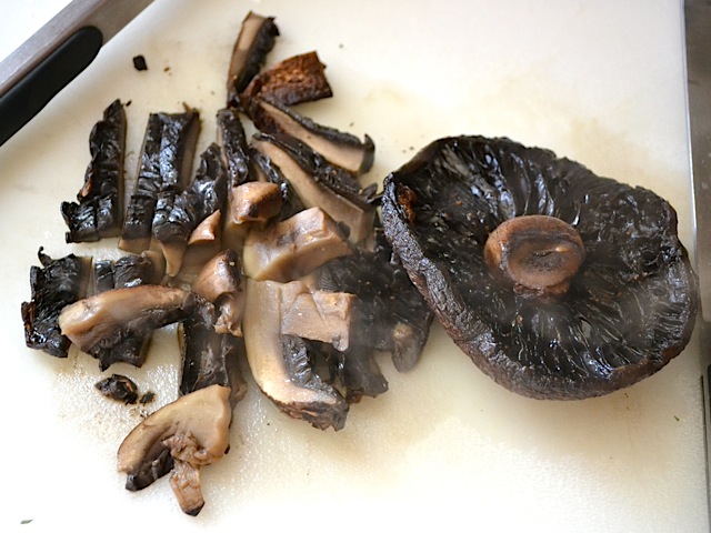 sliced cooked mushrooms