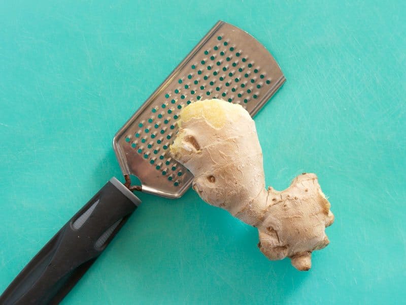 Ginger and grater 
