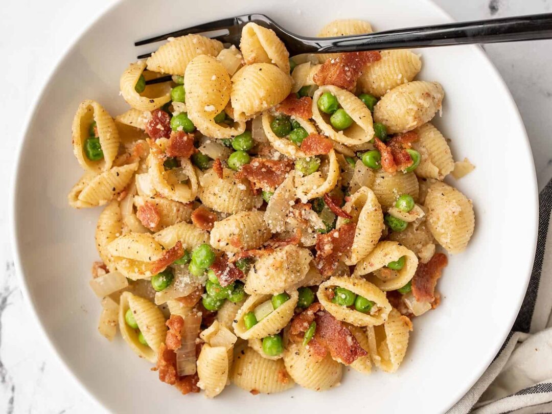 How to Make Pasta with Bacon and Peas