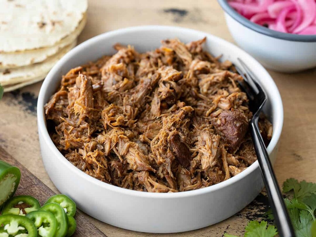 How to Make Pulled Pork in Slow Cooker