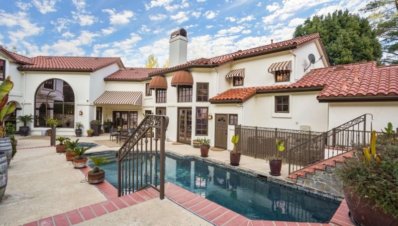 Twilight Star Taylor Lautner $3.9M luxury Agoura Hills mansion is where he and his wife live - nice.drinkfood.info